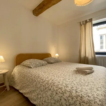 Casa de Férias Les Bulles De Carca - Maison Avec De Nage