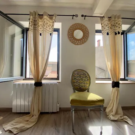 Casa de Férias Les Bulles De Carca - Maison Avec De Nage *